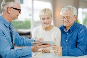 know-before-sell-home-meeting-older-couple